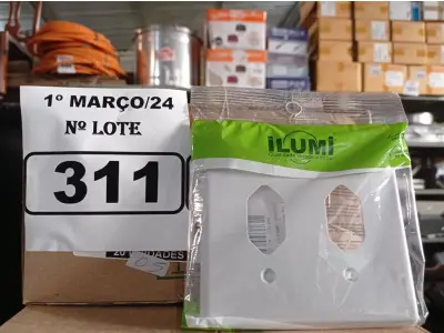 LOTE 311 - 01 LOTE COM GRANDE QUANTIDADE DE ESPELHOS PARA TOMADA PL 4X4 P/2 TOMADA FIXA DE EMBUTIR. (NO ESTADO) ATENÇÃO! FAZER A VISITAÇÃO ANTES DE ARREMATAR, NÃO SABEMOS SE FUNCIONA. LEILÃO NÃO TEM GARANTIA E NEM DEVOLUÇÃO, SUJEITO A POSSÍVEIS AVARIAS VISÍVEIS/OCULTAS E/OU AUSÊNCIA DE COMPONENTES.