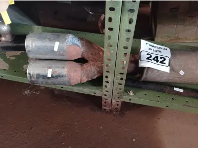 LOTE 242 - 01 PONTEIRA DE ESCAPAMENTO E 01 ENGATE. (NO ESTADO) ATENÇÃO! FAZER A VISITAÇÃO ANTES DE ARREMATAR, NÃO SABEMOS SE FUNCIONA. LEILÃO NÃO TEM GARANTIA E NEM DEVOLUÇÃO, SUJEITO A POSSÍVEIS AVARIAS VISÍVEIS/OCULTAS E/OU AUSÊNCIA DE COMPONENTES.
