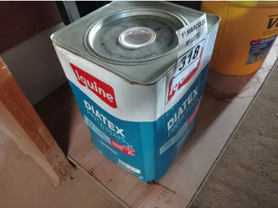 LOTE 318 - 01 LATA DE TINTA IQUINE DIATEX PINTA MAIS 18L FOSCO BASE “P”. (NO ESTADO) ATENÇÃO! FAZER A VISITAÇÃO ANTES DE ARREMATAR, NÃO SABEMOS SE FUNCIONA. LEILÃO NÃO TEM GARANTIA E NEM DEVOLUÇÃO, SUJEITO A POSSÍVEIS AVARIAS VISÍVEIS/OCULTAS E/OU AUSÊNCIA DE COMPONENTES.