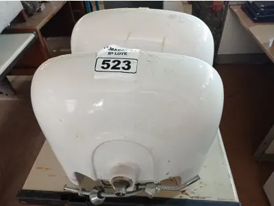 LOTE 523 - 02 LAVATÓRIOS COM TORNEIRAS PARA BANHEIRO. (NO ESTADO) ATENÇÃO! FAZER A VISITAÇÃO ANTES DE ARREMATAR, NÃO SABEMOS SE FUNCIONA. LEILÃO NÃO TEM GARANTIA E NEM DEVOLUÇÃO, SUJEITO A POSSÍVEIS AVARIAS VISÍVEIS/OCULTAS E/OU AUSÊNCIA DE COMPONENTES.