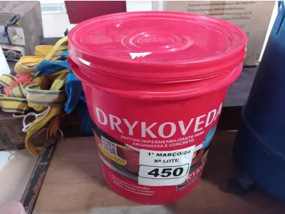 LOTE 450 - 01 BALDE DE DRYKOVEDA, ADITIVO IMPERMEABILIZANTE PARA ARGAMASSA E CONCRETO 18L. (NO ESTADO) ATENÇÃO! FAZER A VISITAÇÃO ANTES DE ARREMATAR, NÃO SABEMOS SE FUNCIONA. LEILÃO NÃO TEM GARANTIA E NEM DEVOLUÇÃO, SUJEITO A POSSÍVEIS AVARIAS VISÍVEIS/OCULTAS E/OU AUSÊNCIA DE COMPONENTES.