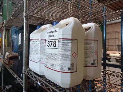 LOTE 378 - 20 LITROS DE CLOROCLEAN, LIMPADOR DESINFETANTE CLORADO PARA INDÚSTRIAS ALIMENTÍCIAS E AFINS. (NO ESTADO) ATENÇÃO! FAZER A VISITAÇÃO ANTES DE ARREMATAR, NÃO SABEMOS SE FUNCIONA. LEILÃO NÃO TEM GARANTIA E NEM DEVOLUÇÃO, SUJEITO A POSSÍVEIS AVARIAS VISÍVEIS/OCULTAS E/OU AUSÊNCIA DE COMPONENTES.