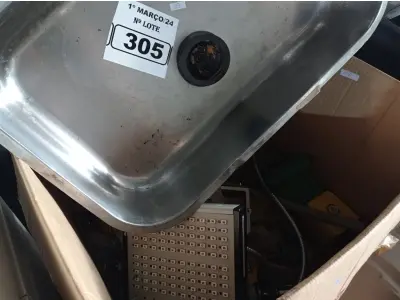 LOTE 305 - 01 CUBA PARA PIA, DIVERSAS PEÇAS PARA BANHEIRO E PARAFUSOS DIVERSOS. (NO ESTADO) ATENÇÃO! FAZER A VISITAÇÃO ANTES DE ARREMATAR, NÃO SABEMOS SE FUNCIONA. LEILÃO NÃO TEM GARANTIA E NEM DEVOLUÇÃO, SUJEITO A POSSÍVEIS AVARIAS VISÍVEIS/OCULTAS E/OU AUSÊNCIA DE COMPONENTES.