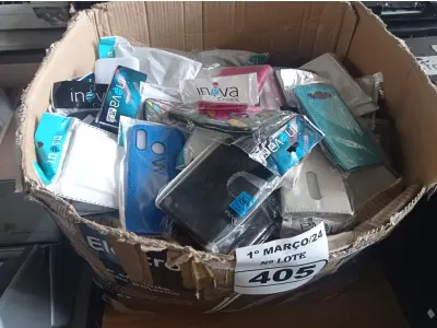 LOTE 405 - 01 LOTE COM VÁRIAS CAPINHAS PARA CELULAR MARCAS E MODELOS DIVERSOS. (NO ESTADO) ATENÇÃO! FAZER A VISITAÇÃO ANTES DE ARREMATAR, NÃO SABEMOS SE FUNCIONA. LEILÃO NÃO TEM GARANTIA E NEM DEVOLUÇÃO, SUJEITO A POSSÍVEIS AVARIAS VISÍVEIS/OCULTAS E/OU AUSÊNCIA DE COMPONENTES.
