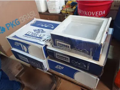 LOTE 451 - 05 LUMINÁRIAS DE EMBUTIR SENDO 01 PEQUENA. (NO ESTADO) ATENÇÃO! FAZER A VISITAÇÃO ANTES DE ARREMATAR, NÃO SABEMOS SE FUNCIONA. LEILÃO NÃO TEM GARANTIA E NEM DEVOLUÇÃO, SUJEITO A POSSÍVEIS AVARIAS VISÍVEIS/OCULTAS E/OU AUSÊNCIA DE COMPONENTES.