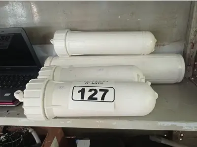 LOTE 127 - 04 FILTROS PARA CAIXA D’AGUA TIPO CAVALETE. (NO ESTADO) ATENÇÃO! FAZER A VISITAÇÃO ANTES DE ARREMATAR, NÃO SABEMOS SE FUNCIONA. LEILÃO NÃO TEM GARANTIA E NEM DEVOLUÇÃO, SUJEITO A POSSÍVEIS AVARIAS VISÍVEIS/OCULTAS E/OU AUSÊNCIA DE COMPONENTES.