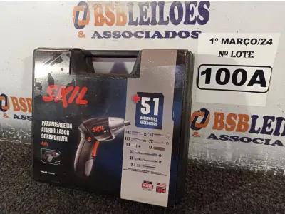 LOTE 100 - 01 PARAFUSADEIRA 220V SKIL +51 ACESSÓRIOS 4,8V. (NOVO) (NO ESTADO) ATENÇÃO! FAZER A VISITAÇÃO ANTES DE ARREMATAR, NÃO SABEMOS SE FUNCIONA. LEILÃO NÃO TEM GARANTIA E NEM DEVOLUÇÃO, SUJEITO A POSSÍVEIS AVARIAS VISÍVEIS/OCULTAS E/OU AUSÊNCIA DE COMPONENTES.