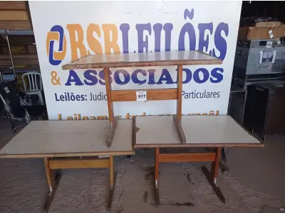 LOTE 017 - 03 MESAS DE MADEIRA MEDINDO 120CMX75CM. (NO ESTADO, NÃO SABEMOS SE FUNCIONA. LEILÃO NÃO TEM GARANTIA E NEM DEVOLUÇÃO).