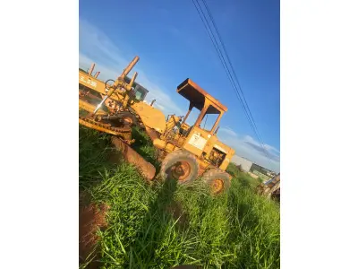 LOTE 583 - 01 MOTONIVELADORA FIATALLIS FG70, MOTOR MERCEDES BENZ, 100% OPERACIONAL (NO ESTADO) (RETIRADA EM GOIÂNIA) (VISTORIA AGENDAR 61-98153-0503)
