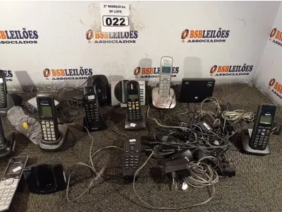 LOTE 022 - 01 LOTE COM VÁRIOS APARELHOS DE TELEFONE MARCAS E MODELOS DIVERSOS. (NO ESTADO) ATENÇÃO! FAZER A VISITAÇÃO ANTES DE ARREMATAR, NÃO SABEMOS SE FUNCIONA. LEILÃO NÃO TEM GARANTIA E NEM DEVOLUÇÃO, SUJEITO A POSSÍVEIS AVARIAS VISÍVEIS/OCULTAS E/OU AUSÊNCIA DE COMPONENTES.