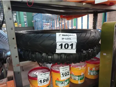 LOTE 101 - 02 PNEUS DE MOTO. (NO ESTADO) ATENÇÃO! FAZER A VISITAÇÃO ANTES DE ARREMATAR, NÃO SABEMOS SE FUNCIONA. LEILÃO NÃO TEM GARANTIA E NEM DEVOLUÇÃO, SUJEITO A POSSÍVEIS AVARIAS VISÍVEIS/OCULTAS E/OU AUSÊNCIA DE COMPONENTES.