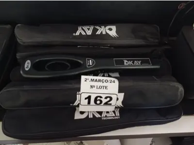 LOTE 162 - 10 DETECTORES DE METAIS. (NO ESTADO) ATENÇÃO! FAZER A VISITAÇÃO ANTES DE ARREMATAR, NÃO SABEMOS SE FUNCIONA. LEILÃO NÃO TEM GARANTIA E NEM DEVOLUÇÃO, SUJEITO A POSSÍVEIS AVARIAS VISÍVEIS/OCULTAS E/OU AUSÊNCIA DE COMPONENTES.