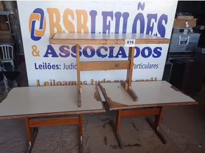 LOTE 016 - 03 MESAS EM MADEIRA MEDINDO 120CMX75CM. (NO ESTADO, NÃO SABEMOS SE FUNCIONA. LEILÃO NÃO TEM GARANTIA E NEM DEVOLUÇÃO).