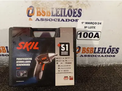 LOTE 100 - 01 PARAFUSADEIRA 220V SKIL +51 ACESSÓRIOS 4,8V. (NOVO) (NO ESTADO) ATENÇÃO! FAZER A VISITAÇÃO ANTES DE ARREMATAR, NÃO SABEMOS SE FUNCIONA. LEILÃO NÃO TEM GARANTIA E NEM DEVOLUÇÃO, SUJEITO A POSSÍVEIS AVARIAS VISÍVEIS/OCULTAS E/OU AUSÊNCIA DE COMPONENTES.