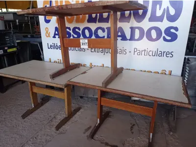 LOTE 017 - 03 MESAS DE MADEIRA MEDINDO 120CMX75CM. (NO ESTADO, NÃO SABEMOS SE FUNCIONA. LEILÃO NÃO TEM GARANTIA E NEM DEVOLUÇÃO).