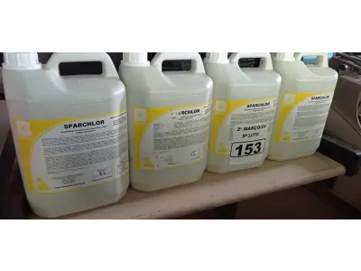 LOTE 153 - 20 LITROS DE DESINFETANTE HOSPITALAR PARA SUPERFÍCIES FIXAS E ARTIGOS NÃO CRÍTICOS. (NO ESTADO) ATENÇÃO! FAZER A VISITAÇÃO ANTES DE ARREMATAR, NÃO SABEMOS SE FUNCIONA. LEILÃO NÃO TEM GARANTIA E NEM DEVOLUÇÃO, SUJEITO A POSSÍVEIS AVARIAS VISÍVEIS/OCULTAS E/OU AUSÊNCIA DE COMPONENTES.