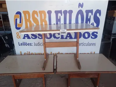 LOTE 009 - 03 MESAS EM MADEIRA MEDINDO 120CMX75CM. (NO ESTADO, NÃO SABEMOS SE FUNCIONA. LEILÃO NÃO TEM GARANTIA E NEM DEVOLUÇÃO).