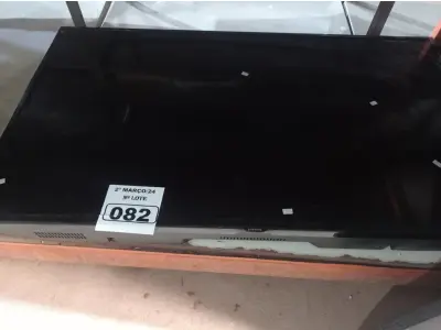 LOTE 082 - 01 TV SAMSUNG 48” POL PARA RETIRADA DE PEÇAS. (NO ESTADO) ATENÇÃO! FAZER A VISITAÇÃO ANTES DE ARREMATAR, NÃO SABEMOS SE FUNCIONA. LEILÃO NÃO TEM GARANTIA E NEM DEVOLUÇÃO, SUJEITO A POSSÍVEIS AVARIAS VISÍVEIS/OCULTAS E/OU AUSÊNCIA DE COMPONENTES.