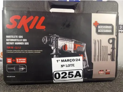 LOTE 025 - 01 MARTELETE SKIL 750W-2,1 J 1859 220V. (NOVO) (NO ESTADO) ATENÇÃO! FAZER A VISITAÇÃO ANTES DE ARREMATAR, NÃO SABEMOS SE FUNCIONA. LEILÃO NÃO TEM GARANTIA E NEM DEVOLUÇÃO, SUJEITO A POSSÍVEIS AVARIAS VISÍVEIS/OCULTAS E/OU AUSÊNCIA DE COMPONENTES.