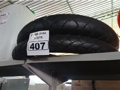 LOTE 407 - 02 PNEUS DE MOTO. (NO ESTADO) ATENÇÃO! FAZER A VISITAÇÃO ANTES DE ARREMATAR, NÃO SABEMOS SE FUNCIONA. LEILÃO NÃO TEM GARANTIA E NEM DEVOLUÇÃO, SUJEITO A POSSÍVEIS AVARIAS VISÍVEIS/OCULTAS E/OU AUSÊNCIA DE COMPONENTES.