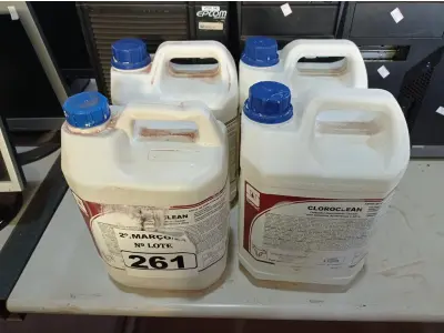 LOTE 261 - 20 LITROS DE CLOROCLEAN, LIMPADOR DESINFETANTE CLORADO PARA INDÚSTRIAS ALIMENTÍCIAS E AFINS. (NO ESTADO) ATENÇÃO! FAZER A VISITAÇÃO ANTES DE ARREMATAR, NÃO SABEMOS SE FUNCIONA. LEILÃO NÃO TEM GARANTIA E NEM DEVOLUÇÃO, SUJEITO A POSSÍVEIS AVARIAS VISÍVEIS/OCULTAS E/OU AUSÊNCIA DE COMPONENTES.