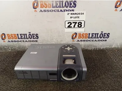 LOTE 278 - 01 PROJETOR MULTIMIDIA MARCA BENQ. (NO ESTADO) ATENÇÃO! FAZER A VISITAÇÃO ANTES DE ARREMATAR, NÃO SABEMOS SE FUNCIONA. LEILÃO NÃO TEM GARANTIA E NEM DEVOLUÇÃO, SUJEITO A POSSÍVEIS AVARIAS VISÍVEIS/OCULTAS E/OU AUSÊNCIA DE COMPONENTES.