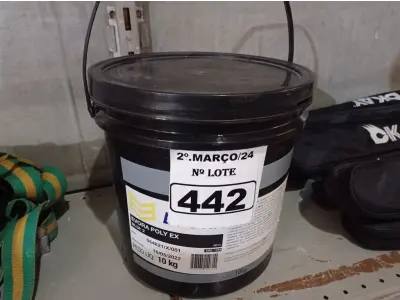 LOTE 442 - 01 BALDE DE GRAXA EVORA POLY EX 10KG. (NO ESTADO) ATENÇÃO! FAZER A VISITAÇÃO ANTES DE ARREMATAR, NÃO SABEMOS SE FUNCIONA. LEILÃO NÃO TEM GARANTIA E NEM DEVOLUÇÃO, SUJEITO A POSSÍVEIS AVARIAS VISÍVEIS/OCULTAS E/OU AUSÊNCIA DE COMPONENTES.