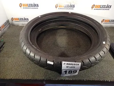 LOTE 189 - 02 PNEUS DE MOTO. (NO ESTADO) ATENÇÃO! FAZER A VISITAÇÃO ANTES DE ARREMATAR, NÃO SABEMOS SE FUNCIONA. LEILÃO NÃO TEM GARANTIA E NEM DEVOLUÇÃO, SUJEITO A POSSÍVEIS AVARIAS VISÍVEIS/OCULTAS E/OU AUSÊNCIA DE COMPONENTES.