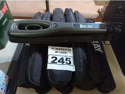 LOTE 245 - 10 DETECTORES DE METAIS. (NO ESTADO) ATENÇÃO! FAZER A VISITAÇÃO ANTES DE ARREMATAR, NÃO SABEMOS SE FUNCIONA. LEILÃO NÃO TEM GARANTIA E NEM DEVOLUÇÃO, SUJEITO A POSSÍVEIS AVARIAS VISÍVEIS/OCULTAS E/OU AUSÊNCIA DE COMPONENTES.