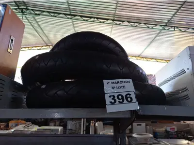 LOTE 396 - 03 PNEUS DE MOTO. (NO ESTADO) ATENÇÃO! FAZER A VISITAÇÃO ANTES DE ARREMATAR, NÃO SABEMOS SE FUNCIONA. LEILÃO NÃO TEM GARANTIA E NEM DEVOLUÇÃO, SUJEITO A POSSÍVEIS AVARIAS VISÍVEIS/OCULTAS E/OU AUSÊNCIA DE COMPONENTES.