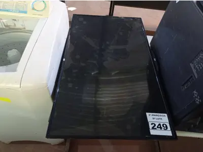 LOTE 249 - 01 TV AOC 43” POL PARA RETIRADA DE PEÇAS. (NO ESTADO) ATENÇÃO! FAZER A VISITAÇÃO ANTES DE ARREMATAR, NÃO SABEMOS SE FUNCIONA. LEILÃO NÃO TEM GARANTIA E NEM DEVOLUÇÃO, SUJEITO A POSSÍVEIS AVARIAS VISÍVEIS/OCULTAS E/OU AUSÊNCIA DE COMPONENTES.