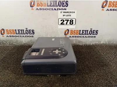LOTE 278 - 01 PROJETOR MULTIMIDIA MARCA BENQ. (NO ESTADO) ATENÇÃO! FAZER A VISITAÇÃO ANTES DE ARREMATAR, NÃO SABEMOS SE FUNCIONA. LEILÃO NÃO TEM GARANTIA E NEM DEVOLUÇÃO, SUJEITO A POSSÍVEIS AVARIAS VISÍVEIS/OCULTAS E/OU AUSÊNCIA DE COMPONENTES.
