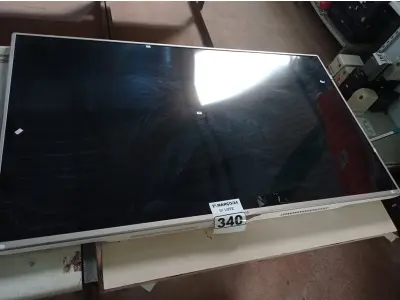 LOTE 340 - 01 TV LG 55” POL PARA RETIRADA DE PEÇAS. (NO ESTADO) ATENÇÃO! FAZER A VISITAÇÃO ANTES DE ARREMATAR, NÃO SABEMOS SE FUNCIONA. LEILÃO NÃO TEM GARANTIA E NEM DEVOLUÇÃO, SUJEITO A POSSÍVEIS AVARIAS VISÍVEIS/OCULTAS E/OU AUSÊNCIA DE COMPONENTES.