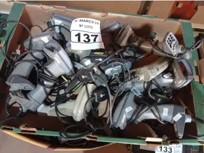 LOTE 137 - 01 LOTE COM VÁRIOS LEITORES DE CÓDIGO DE BARRAS MARCAS E MODELOS DIVERSOS. (NO ESTADO) ATENÇÃO! FAZER A VISITAÇÃO ANTES DE ARREMATAR, NÃO SABEMOS SE FUNCIONA. LEILÃO NÃO TEM GARANTIA E NEM DEVOLUÇÃO, SUJEITO A POSSÍVEIS AVARIAS VISÍVEIS/OCULTAS E/OU AUSÊNCIA DE COMPONENTES.
