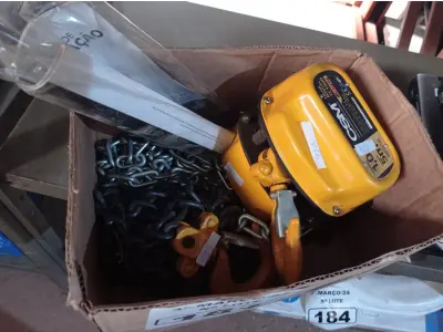 LOTE 181 - 01 TALHA MANUAL DE CORRENTE 1T 5M DE ELEVAÇÃO CSM. (NO ESTADO) ATENÇÃO! FAZER A VISITAÇÃO ANTES DE ARREMATAR, NÃO SABEMOS SE FUNCIONA. LEILÃO NÃO TEM GARANTIA E NEM DEVOLUÇÃO, SUJEITO A POSSÍVEIS AVARIAS VISÍVEIS/OCULTAS E/OU AUSÊNCIA DE COMPONENTES.