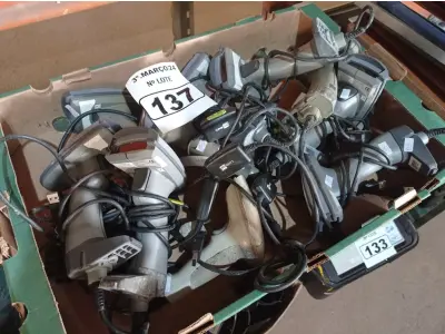 LOTE 137 - 01 LOTE COM VÁRIOS LEITORES DE CÓDIGO DE BARRAS MARCAS E MODELOS DIVERSOS. (NO ESTADO) ATENÇÃO! FAZER A VISITAÇÃO ANTES DE ARREMATAR, NÃO SABEMOS SE FUNCIONA. LEILÃO NÃO TEM GARANTIA E NEM DEVOLUÇÃO, SUJEITO A POSSÍVEIS AVARIAS VISÍVEIS/OCULTAS E/OU AUSÊNCIA DE COMPONENTES.