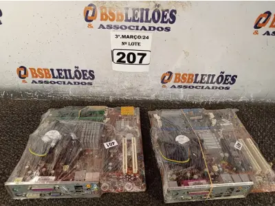 LOTE 207 - 02 PLACAS MÃE MARCAS E MODELOS DIVERSOS. (NO ESTADO) ATENÇÃO! FAZER A VISITAÇÃO ANTES DE ARREMATAR, NÃO SABEMOS SE FUNCIONA. LEILÃO NÃO TEM GARANTIA E NEM DEVOLUÇÃO, SUJEITO A POSSÍVEIS AVARIAS VISÍVEIS/OCULTAS E/OU AUSÊNCIA DE COMPONENTES.