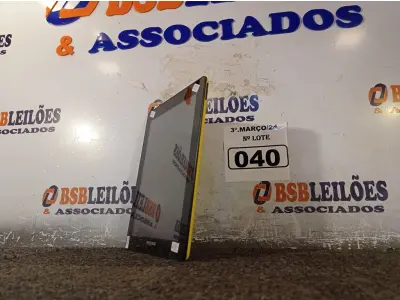LOTE 040 - 01 TABLET MARCA POSITIVO. (NO ESTADO) ATENÇÃO! FAZER A VISITAÇÃO ANTES DE ARREMATAR, NÃO SABEMOS SE FUNCIONA. LEILÃO NÃO TEM GARANTIA E NEM DEVOLUÇÃO, SUJEITO A POSSÍVEIS AVARIAS VISÍVEIS/OCULTAS E/OU AUSÊNCIA DE COMPONENTES.