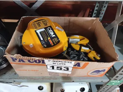 LOTE 153 - 01 TALHA MANUAL DE CORRENTE 2T 5M DE ELEVAÇÃO CSM. (NO ESTADO) ATENÇÃO! FAZER A VISITAÇÃO ANTES DE ARREMATAR, NÃO SABEMOS SE FUNCIONA. LEILÃO NÃO TEM GARANTIA E NEM DEVOLUÇÃO, SUJEITO A POSSÍVEIS AVARIAS VISÍVEIS/OCULTAS E/OU AUSÊNCIA DE COMPONENTES.