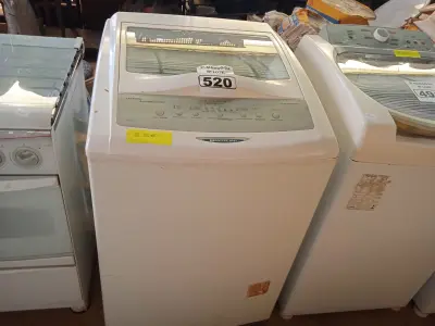 LOTE 520 - 01 LAVADORA AUTO AQUECIMENTO MARCA BRASTEMP 127V. (NO ESTADO) ATENÇÃO! FAZER A VISITAÇÃO ANTES DE ARREMATAR, NÃO SABEMOS SE FUNCIONA. LEILÃO NÃO TEM GARANTIA E NEM DEVOLUÇÃO, SUJEITO A POSSÍVEIS AVARIAS VISÍVEIS/OCULTAS E/OU AUSÊNCIA DE COMPONENTES.