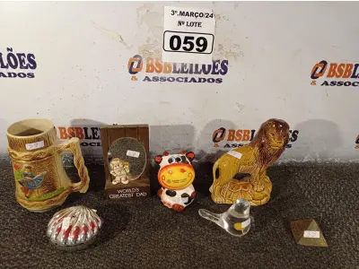 LOTE 059 - 01 LOTE COM ENFEITES DIVERSOS. (NO ESTADO) ATENÇÃO! FAZER A VISITAÇÃO ANTES DE ARREMATAR, NÃO SABEMOS SE FUNCIONA. LEILÃO NÃO TEM GARANTIA E NEM DEVOLUÇÃO, SUJEITO A POSSÍVEIS AVARIAS VISÍVEIS/OCULTAS E/OU AUSÊNCIA DE COMPONENTES.