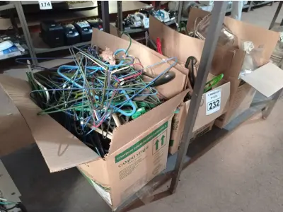 LOTE 232 - 01 LOTE COM GRANDE QUANTIDADE DE CABIDES. (NO ESTADO) ATENÇÃO! FAZER A VISITAÇÃO ANTES DE ARREMATAR, NÃO SABEMOS SE FUNCIONA. LEILÃO NÃO TEM GARANTIA E NEM DEVOLUÇÃO, SUJEITO A POSSÍVEIS AVARIAS VISÍVEIS/OCULTAS E/OU AUSÊNCIA DE COMPONENTES.