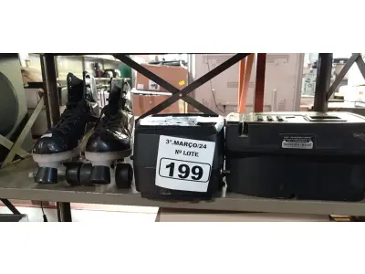 LOTE 199 - 02 RELÓGIOS DE PONTO E 01 PATINS. (NO ESTADO) ATENÇÃO! FAZER A VISITAÇÃO ANTES DE ARREMATAR, NÃO SABEMOS SE FUNCIONA. LEILÃO NÃO TEM GARANTIA E NEM DEVOLUÇÃO, SUJEITO A POSSÍVEIS AVARIAS VISÍVEIS/OCULTAS E/OU AUSÊNCIA DE COMPONENTES.