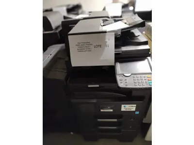 LOTE 011 - 03 MULTIFUNCIONAL MONO LASER_KYOCERA TASKALFA 3010I + GRAMPEADOR 50 FLS + GABINETE COM RODAS (NO ESTADO)