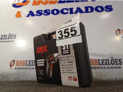 LOTE 355 - 01 PARAFUSADEIRA 220V SKIL +51 ACESSÓRIOS 4,8V. (NOVO). (NO ESTADO) ATENÇÃO! FAZER A VISITAÇÃO ANTES DE ARREMATAR, NÃO SABEMOS SE FUNCIONA. LEILÃO NÃO TEM GARANTIA E NEM DEVOLUÇÃO, SUJEITO A POSSÍVEIS AVARIAS VISÍVEIS/OCULTAS E/OU AUSÊNCIA DE COMPONENTES.