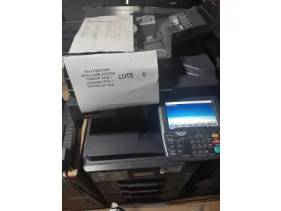 LOTE 008 - 01 MULTIFUNCIONAL MONO LASER_KYOCERA TASKALFA 3010I + GRAMPEADOR 50 FLS + GABINETE COM RODAS E 01 MULTIFUNCIONAL COLOR LASER_KYOCERA TASKALFA 4551CI + GABINETE COM RODAS (NO ESTADO)