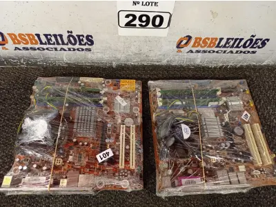 LOTE 290 - 02 PLACAS MÃE MARCAS E MODELOS DIVERSOS. (NO ESTADO) ATENÇÃO! FAZER A VISITAÇÃO ANTES DE ARREMATAR, NÃO SABEMOS SE FUNCIONA. LEILÃO NÃO TEM GARANTIA E NEM DEVOLUÇÃO, SUJEITO A POSSÍVEIS AVARIAS VISÍVEIS/OCULTAS E/OU AUSÊNCIA DE COMPONENTES.