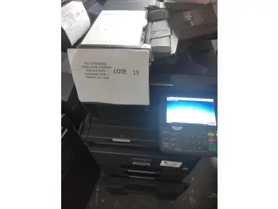 LOTE 015 - 03 MULTIFUNCIONAL MONO LASER_KYOCERA TASKALFA 3010I + GRAMPEADOR 50 FLS + GABINETE COM RODAS (NO ESTADO)