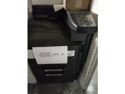 LOTE 022 - 01 IMPRESSORA COLOR LASER_KYOCERA ECOSYS FS-C8650DN + gabinete com rodas (NO ESTADO)