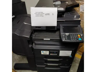 LOTE 005 - 01 MULTIFUNCIONAL MONO LASER_KYOCERA TASKALFA 3010I + GABINETE COM RODAS E 01 MULTIFUNCIONAL COLOR LASER_KYOCERA TASKALFA 4551CI + GRAMPEADOR 50 FLS + GABINETE COM RODAS (NO ESTADO)